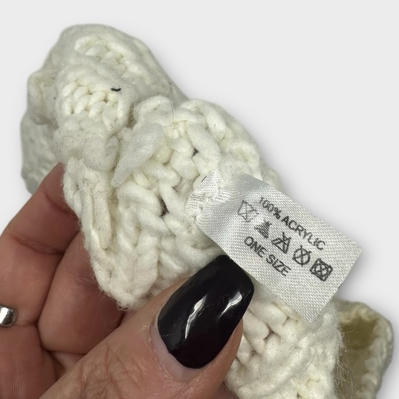 Chunky Cable Knit Cap Hat Preppy French Girl Hat Beret in Ivory - Picture 4 of 4